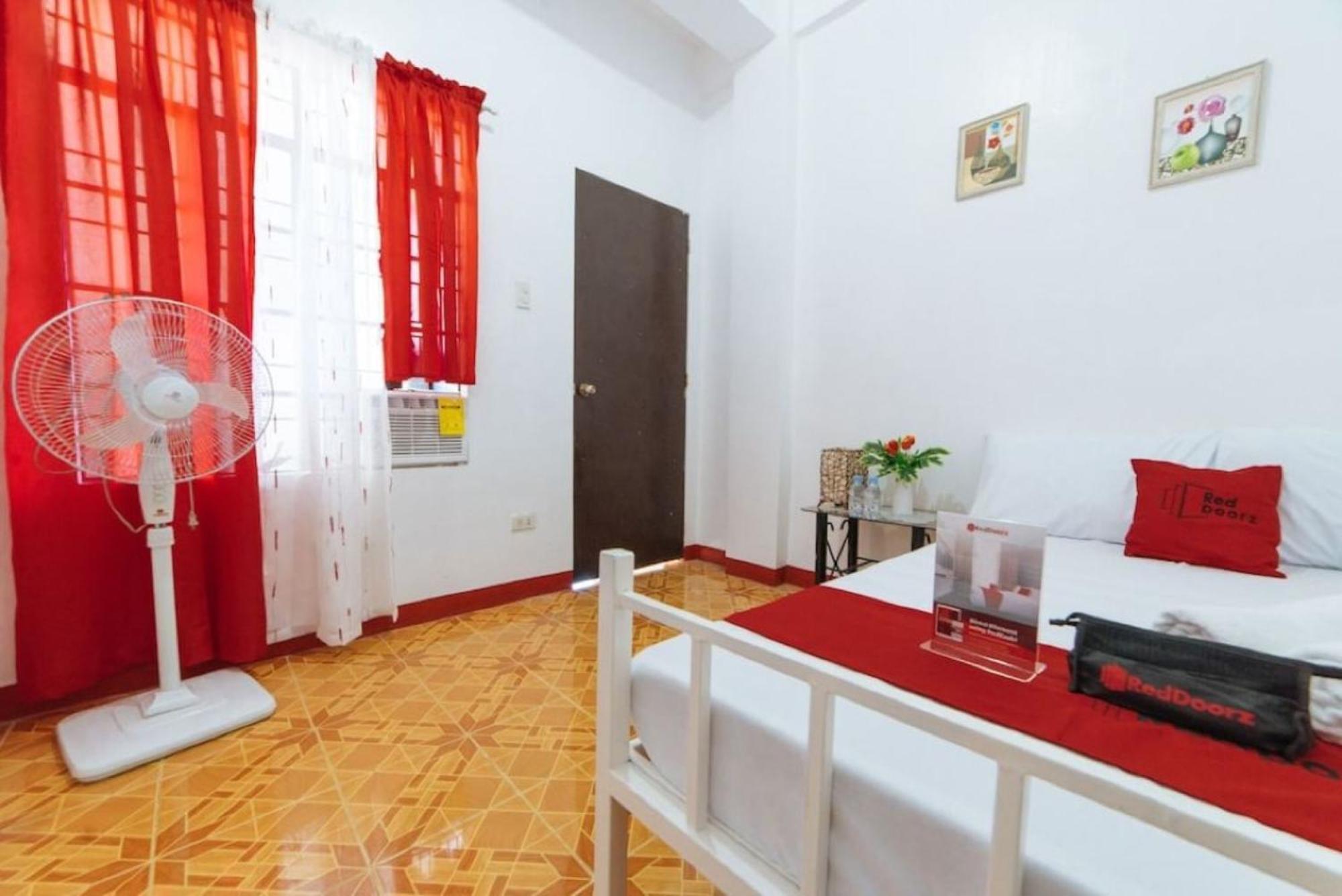 Hotel Reddoorz @ Pag Asa Rawis Legaspi Legazpi Exterior foto